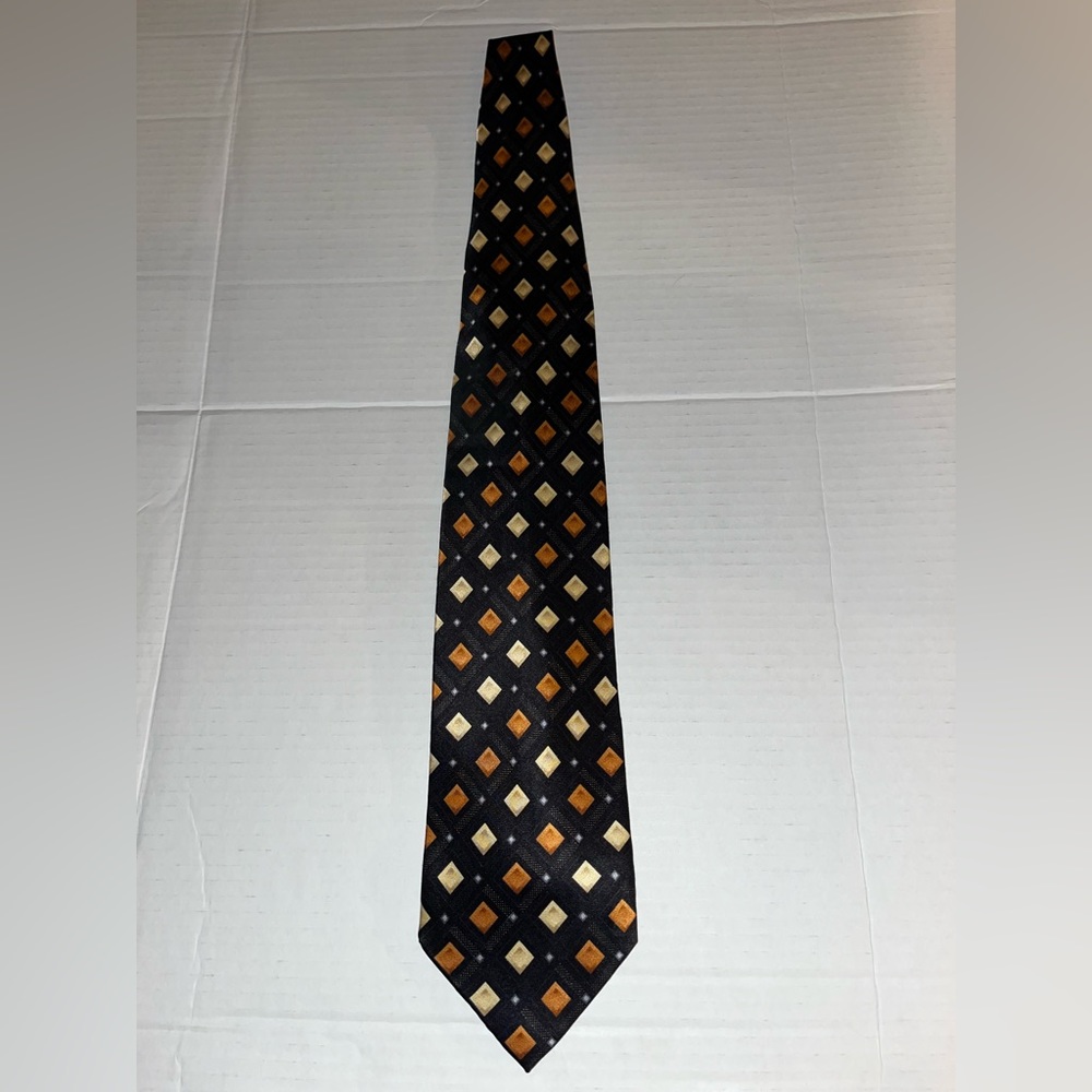Statements Triangle Print Tie